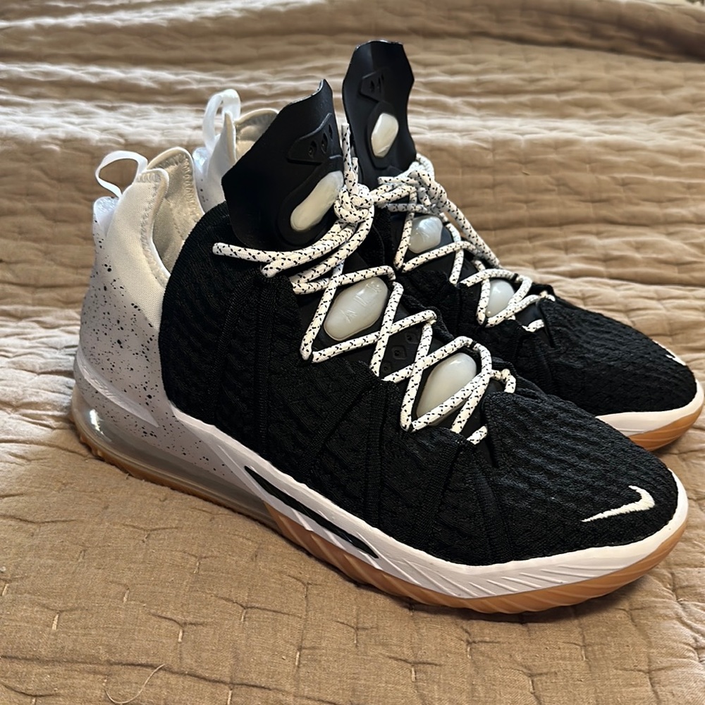 Nike LeBron Zoom 18, black/white, men’s size 11, like new